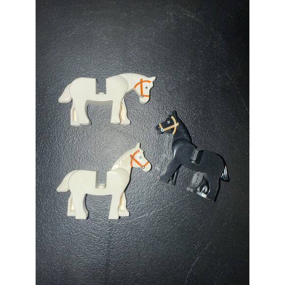 Lego Horses Set of 3 Adjustable head 2 white 1 black - Picture 2 of 2